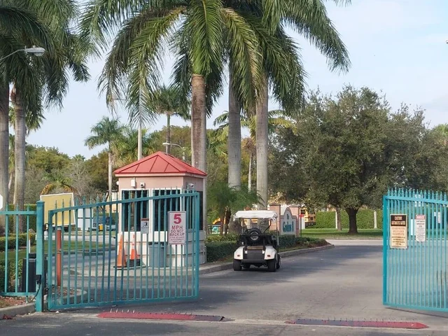 1301 SE 28th Ln # 42, Homestead FL 33035