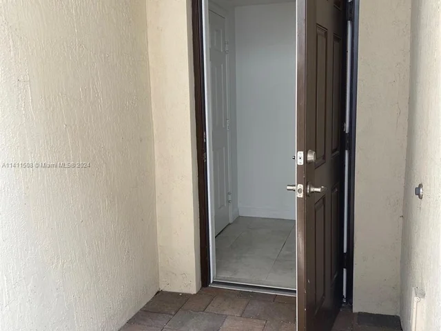 3472 SE 3rd St, Homestead FL 33033