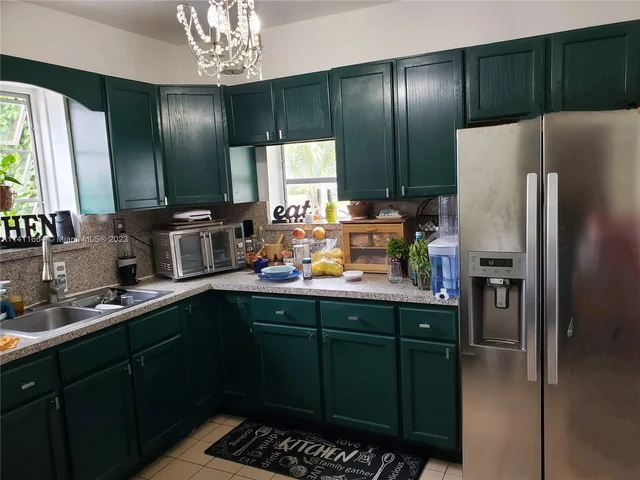 2500 SW 7th Ave, Miami FL 33129