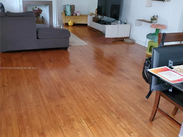 2500 SW 7th Ave, Miami FL 33129