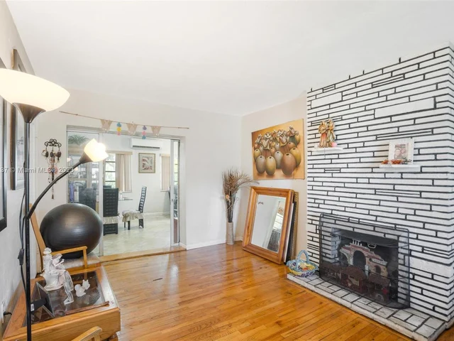 72 Palmetto Dr, Miami Springs FL 33166