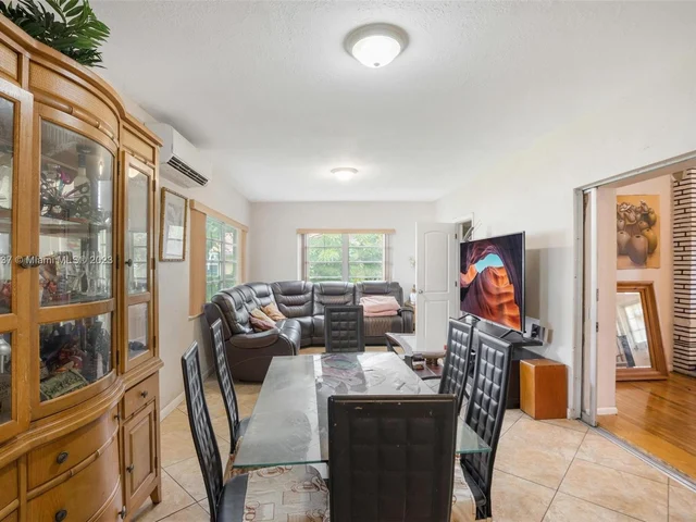 72 Palmetto Dr, Miami Springs FL 33166