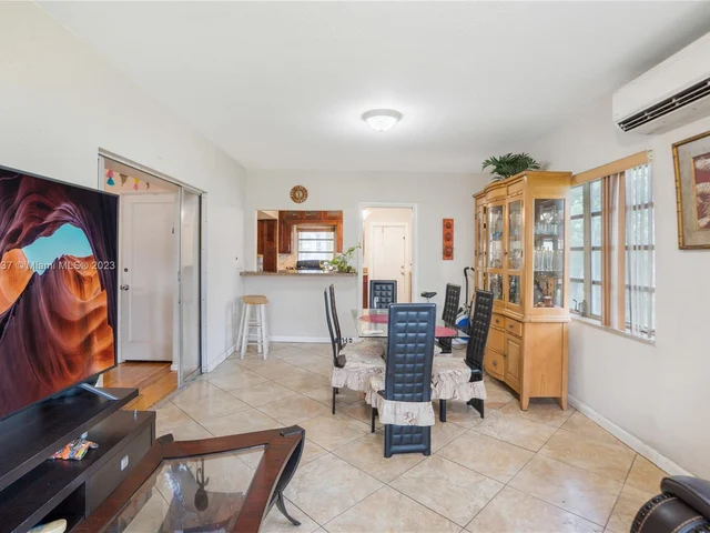 72 Palmetto Dr, Miami Springs FL 33166