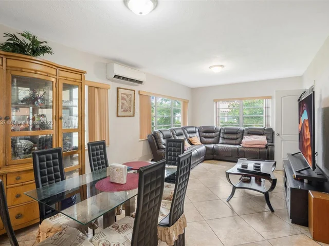 72 Palmetto Dr, Miami Springs FL 33166