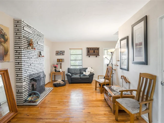 72 Palmetto Dr, Miami Springs FL 33166