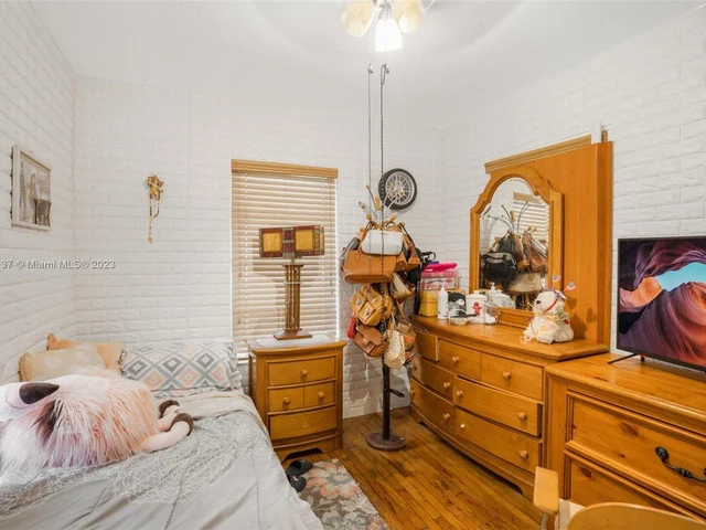 72 Palmetto Dr, Miami Springs FL 33166