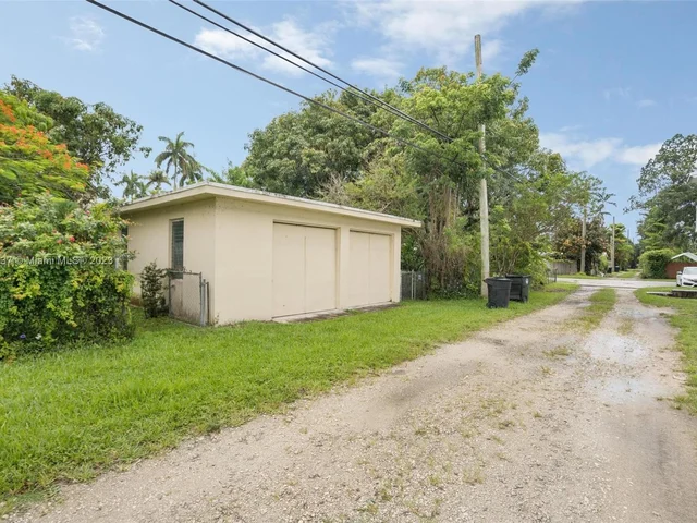 72 Palmetto Dr, Miami Springs FL 33166