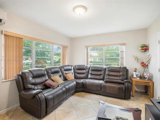 72 Palmetto Dr, Miami Springs FL 33166