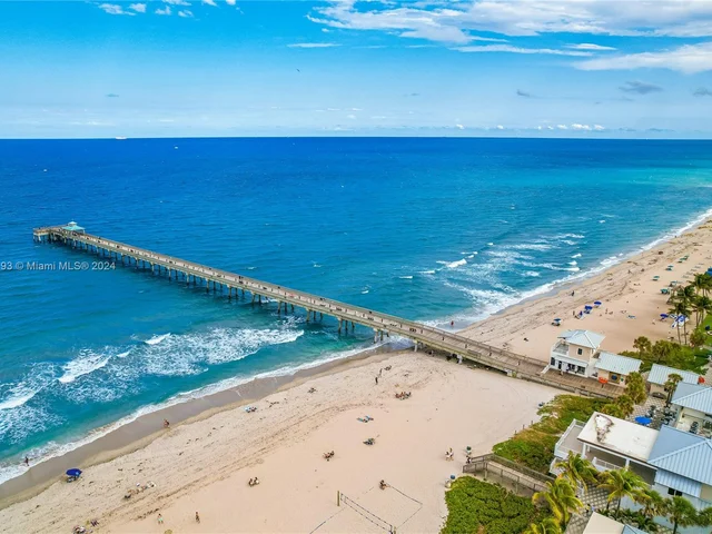 922 SE 15th Ct, Deerfield Beach FL 33441