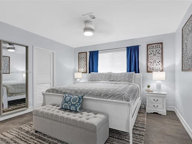 922 SE 15th Ct, Deerfield Beach FL 33441