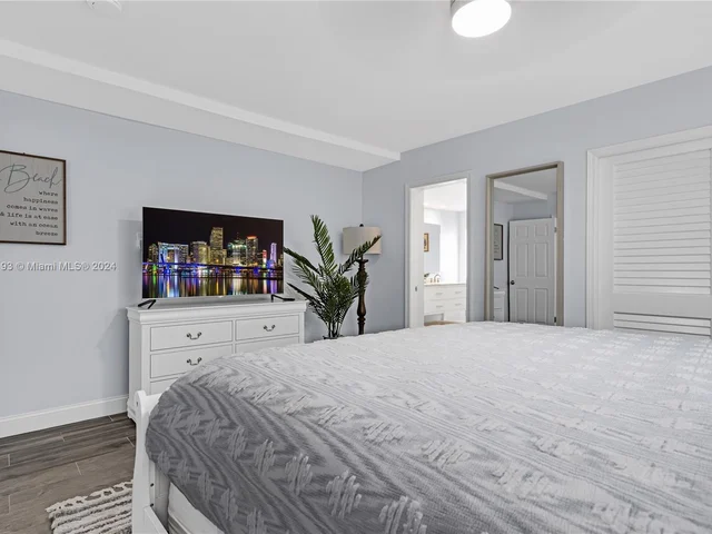 922 SE 15th Ct, Deerfield Beach FL 33441