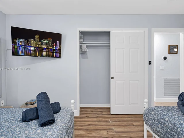 922 SE 15th Ct, Deerfield Beach FL 33441