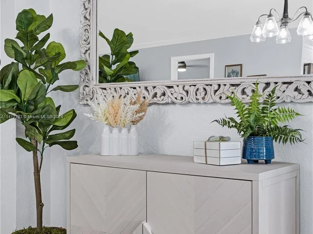 922 SE 15th Ct, Deerfield Beach FL 33441