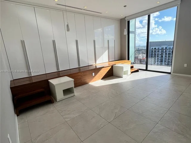 5300 Paseo Blvd # 2101, Doral FL 33166