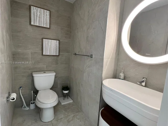 5300 Paseo Blvd # 2101, Doral FL 33166