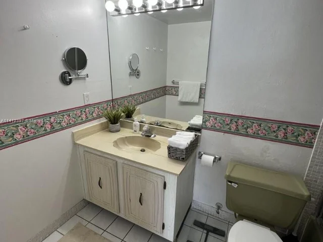 2821 N Miami Beach Blvd # 5J, North Miami Beach FL 33160