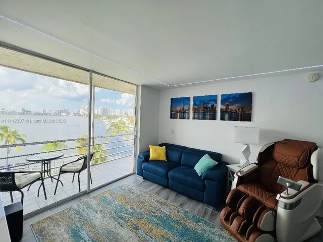 2821 N Miami Beach Blvd # 5J, North Miami Beach FL 33160