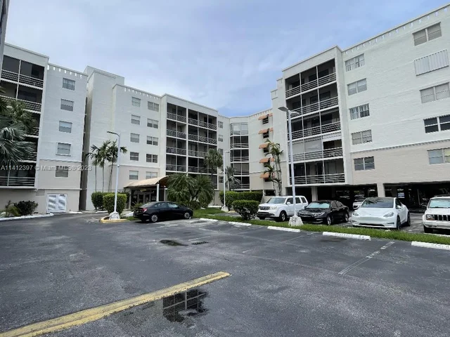 2821 N Miami Beach Blvd # 5J, North Miami Beach FL 33160