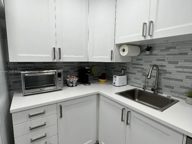 2821 N Miami Beach Blvd # 5J, North Miami Beach FL 33160