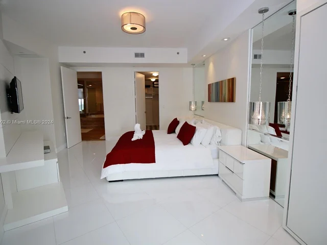 15811 Collins Ave # 1607, Sunny Isles Beach FL 33160