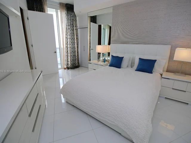 15811 Collins Ave # 1607, Sunny Isles Beach FL 33160