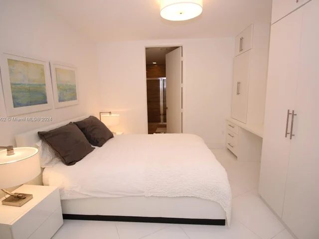 15811 Collins Ave # 1607, Sunny Isles Beach FL 33160