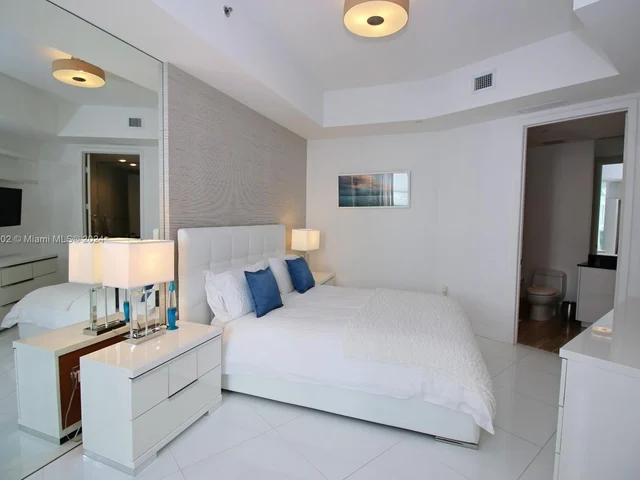 15811 Collins Ave # 1607, Sunny Isles Beach FL 33160