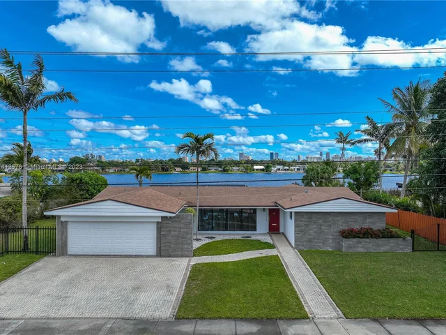 19015 NE 18th Ave, Miami FL 33179