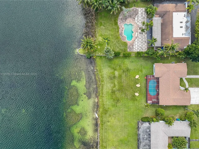 19015 NE 18th Ave, Miami FL 33179