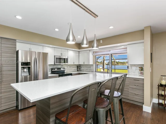 19015 NE 18th Ave, Miami FL 33179