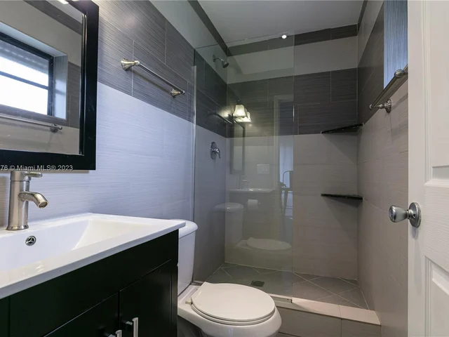 19015 NE 18th Ave, Miami FL 33179