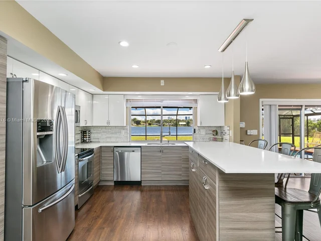 19015 NE 18th Ave, Miami FL 33179