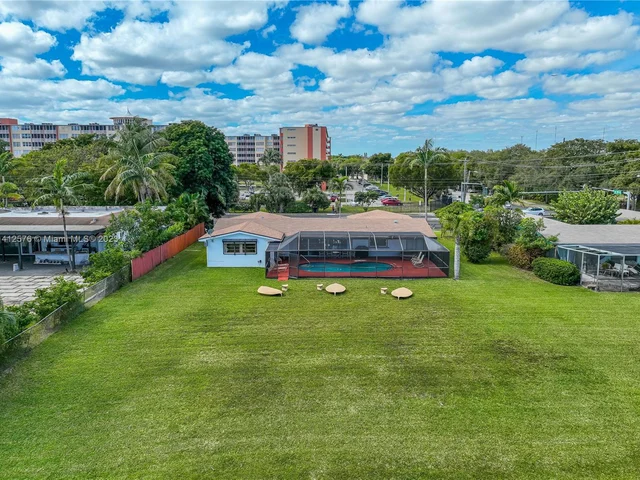 19015 NE 18th Ave, Miami FL 33179