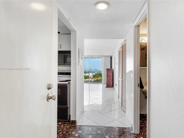 6900 Bay Dr # 6C, Miami Beach FL 33141