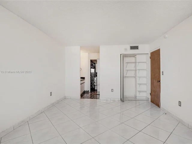 6900 Bay Dr # 6C, Miami Beach FL 33141