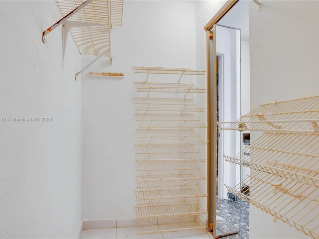 6900 Bay Dr # 6C, Miami Beach FL 33141