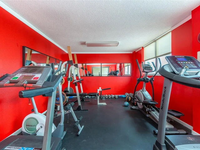 6900 Bay Dr # 6C, Miami Beach FL 33141