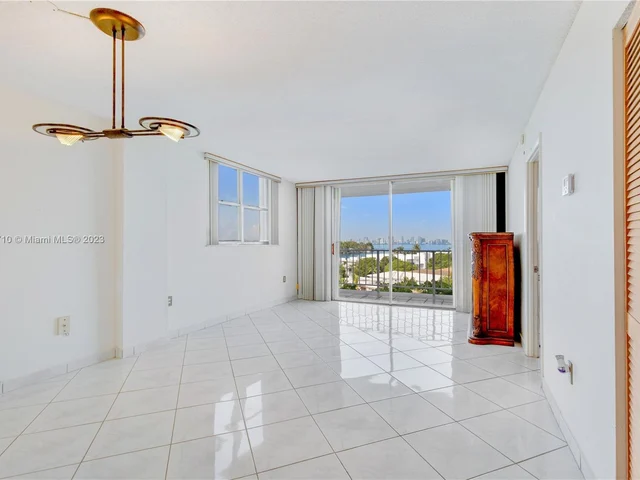 6900 Bay Dr # 6C, Miami Beach FL 33141
