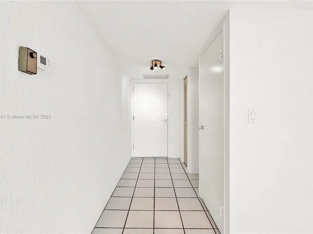 3625 N Country Club Dr # 2310, Aventura FL 33180