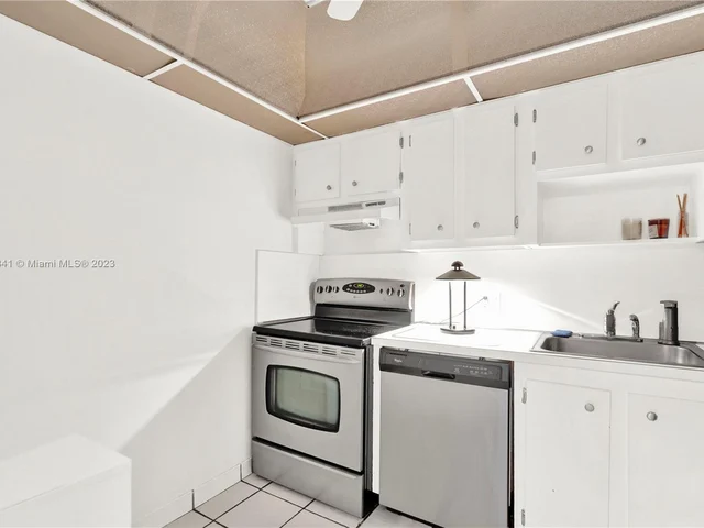 3625 N Country Club Dr # 2310, Aventura FL 33180