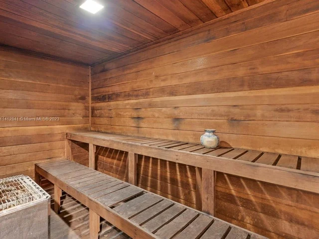 3625 N Country Club Dr # 2310, Aventura FL 33180