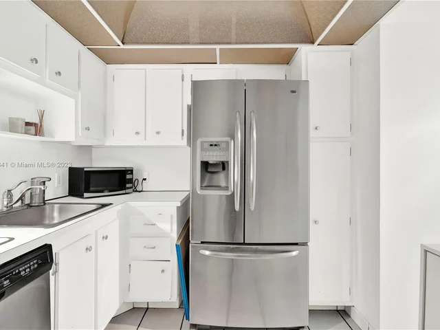 3625 N Country Club Dr # 2310, Aventura FL 33180