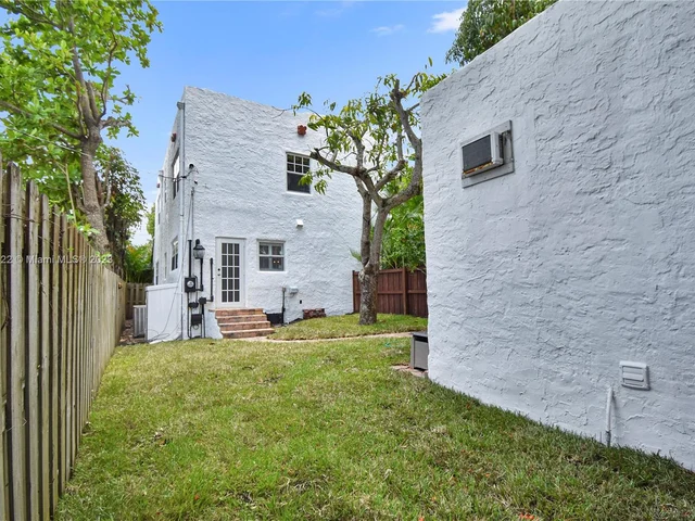 3800 Eastview Ave, West Palm Beach FL 33407