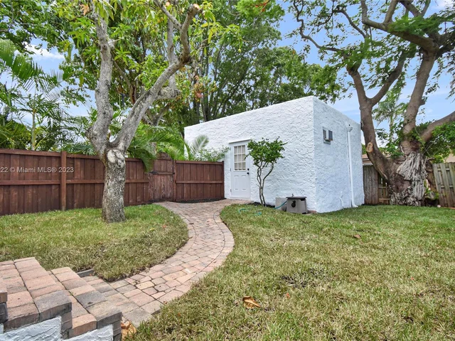 3800 Eastview Ave, West Palm Beach FL 33407