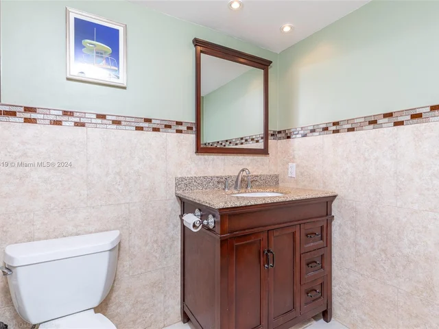 7601 E Treasure Dr # 1109, North Bay Village FL 33141