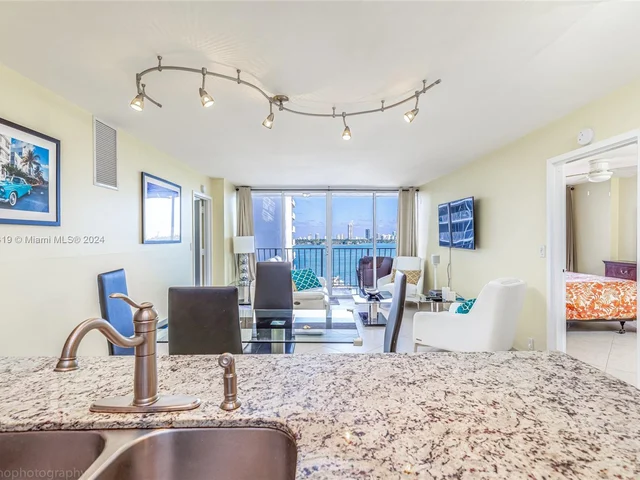 7601 E Treasure Dr # 1109, North Bay Village FL 33141