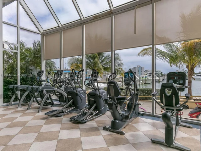 7601 E Treasure Dr # 1109, North Bay Village FL 33141