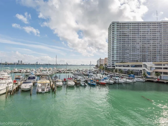 7601 E Treasure Dr # 1109, North Bay Village FL 33141