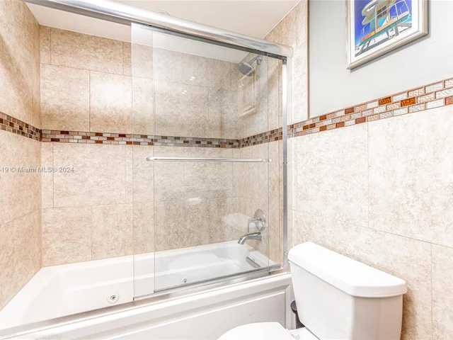 7601 E Treasure Dr # 1109, North Bay Village FL 33141