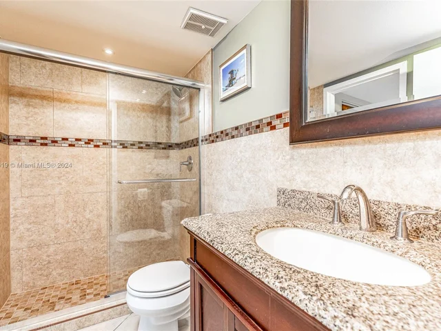 7601 E Treasure Dr # 1109, North Bay Village FL 33141